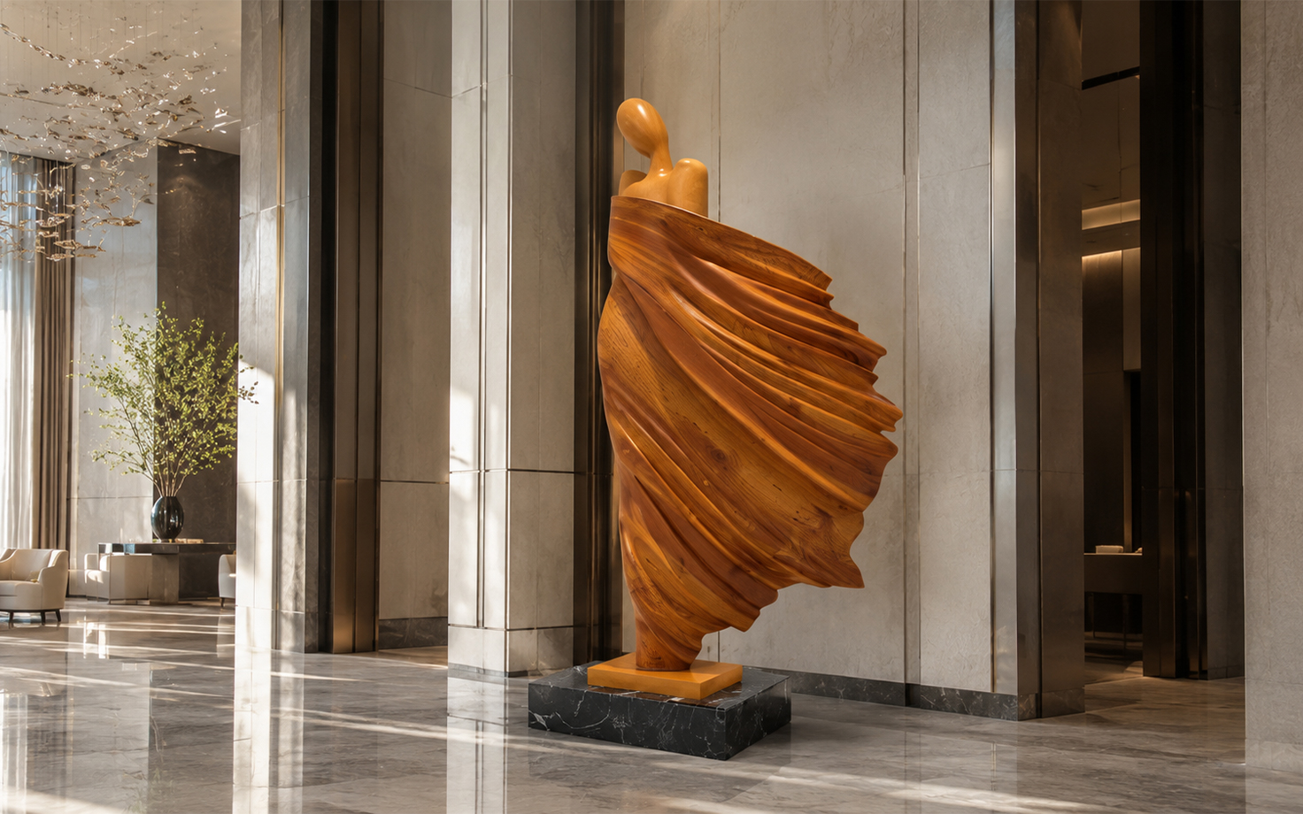 Sculpture monumentale figure drapée en bois pour lobby